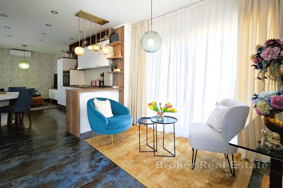 Belle maison avec deux logements et jacuzzi - une oasis méditerranéenne moderne