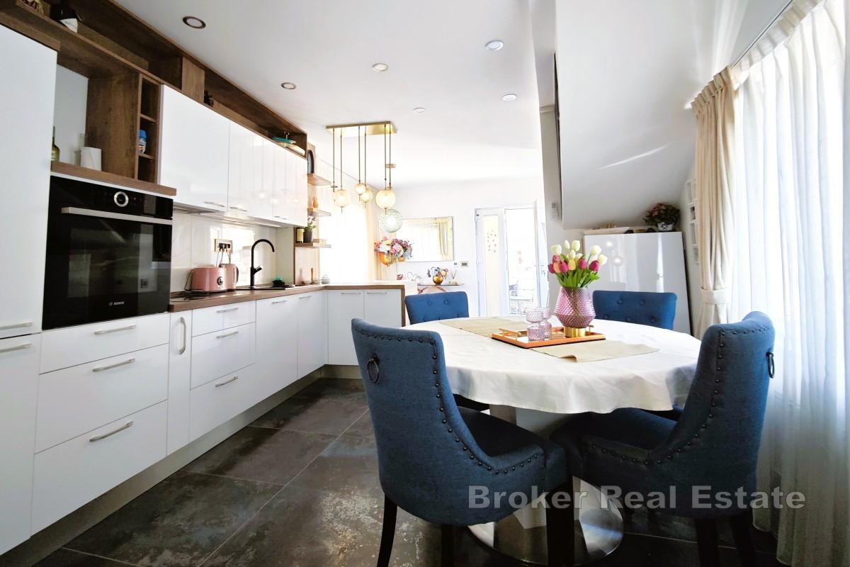 Belle maison avec deux logements et jacuzzi - une oasis méditerranéenne moderne