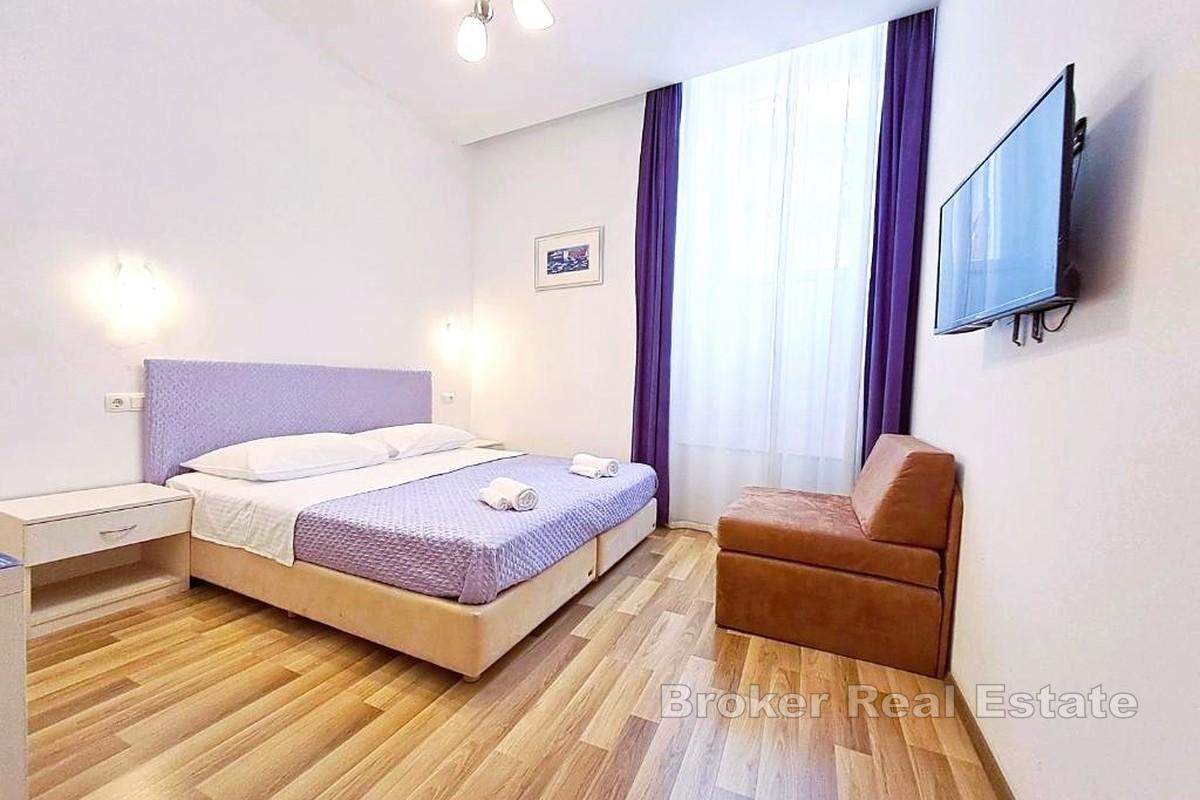 Byt v historickém centru města - celé patro s renesanční terasou