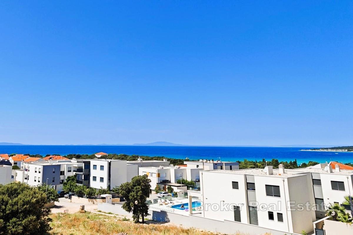 Nuovo edificio - appartamento con vista sul mare e due posti auto