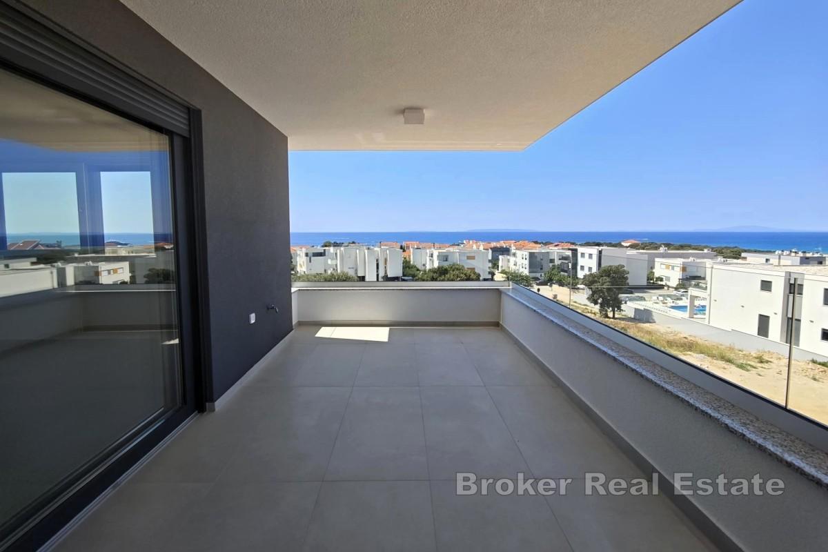 Nuovo edificio - appartamento con vista sul mare e due posti auto