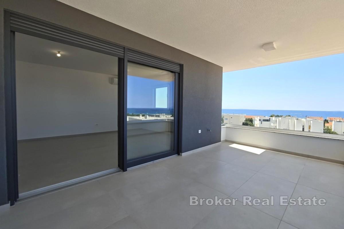 Neubau – Wohnung mit Terrasse und zwei Parkplätzen