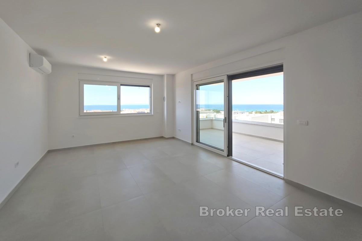 Nuovo edificio - appartamento con vista sul mare e due posti auto