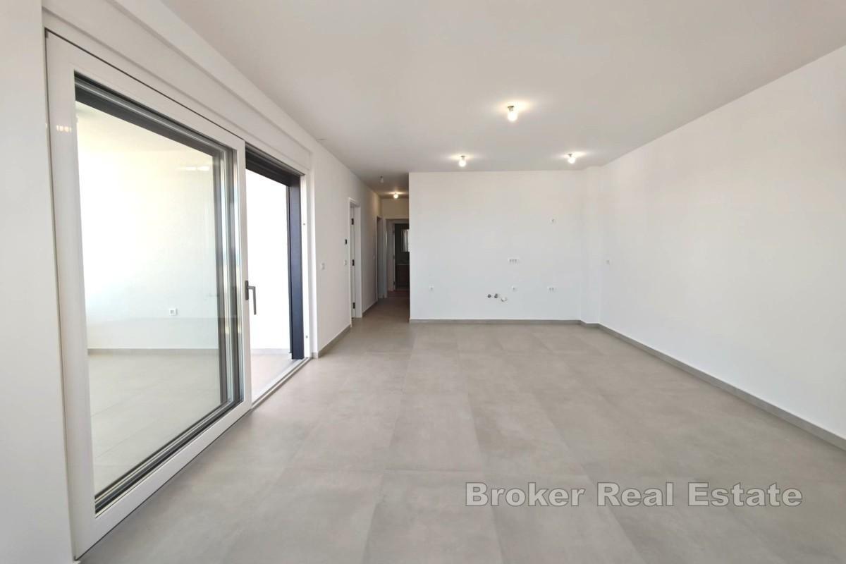 Neubau – Wohnung mit Terrasse und zwei Parkplätzen