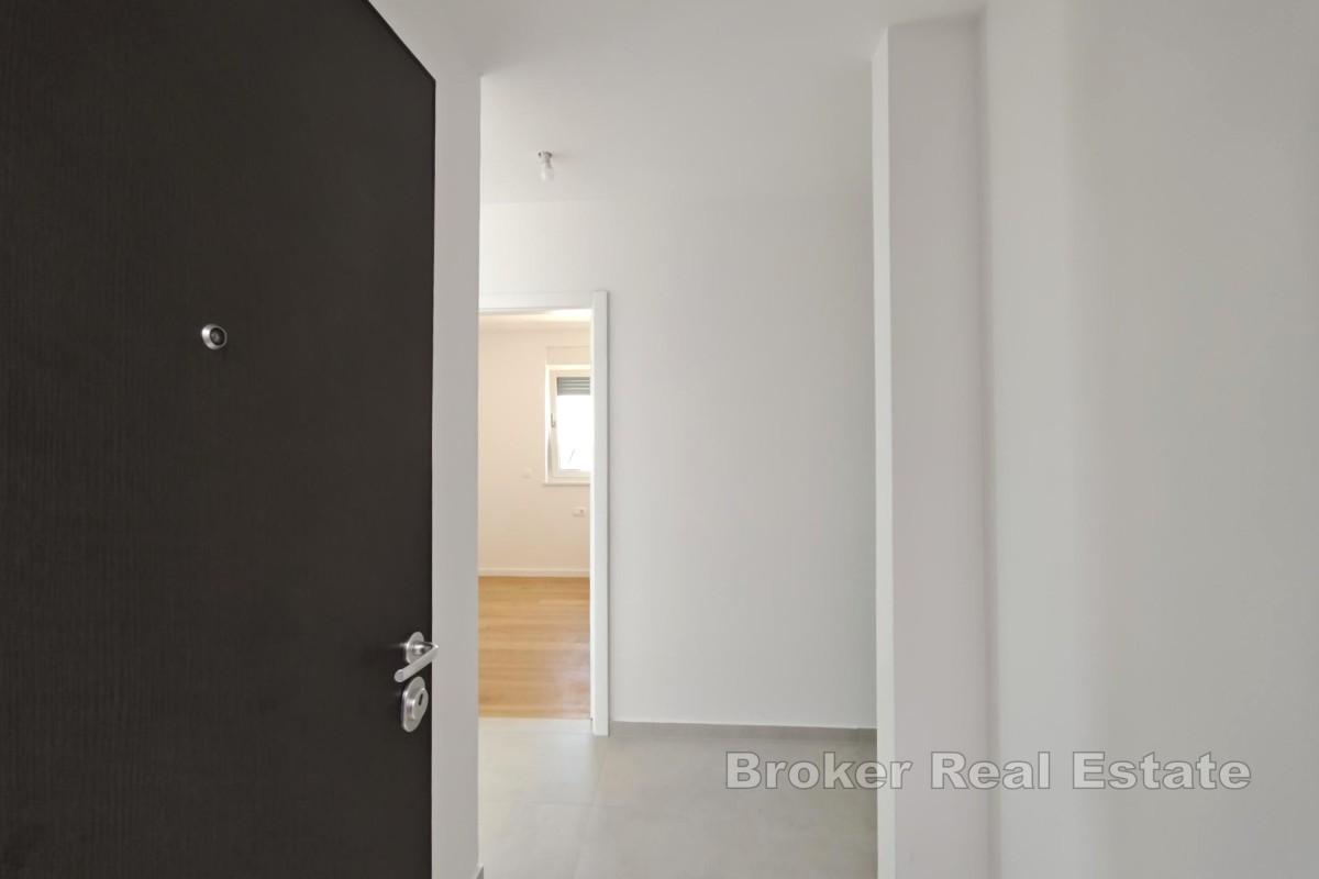 Новое здание - квартира с террасой и двумя парковочными местами