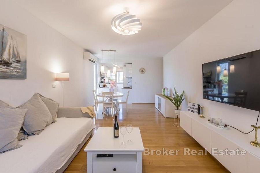 Просторная семейная квартира с балконом и лоджией