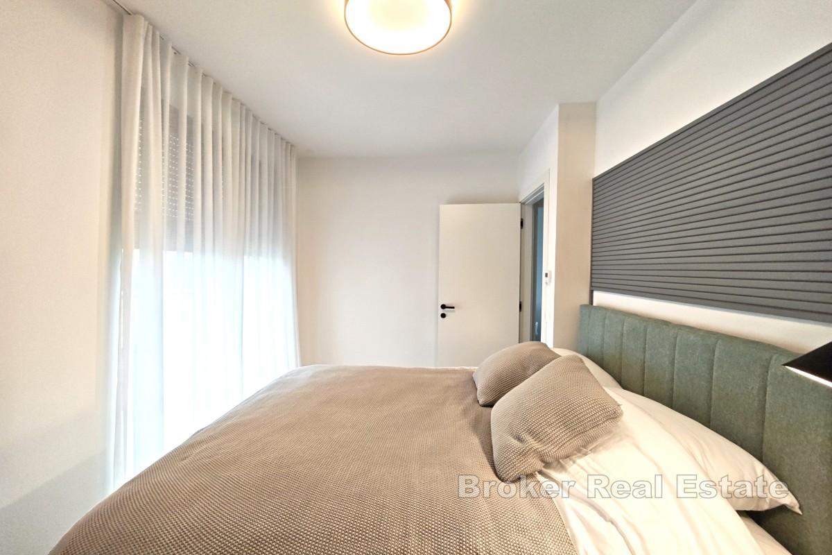 Novostavba - luxusní penthouse se dvěma terasami a garáží