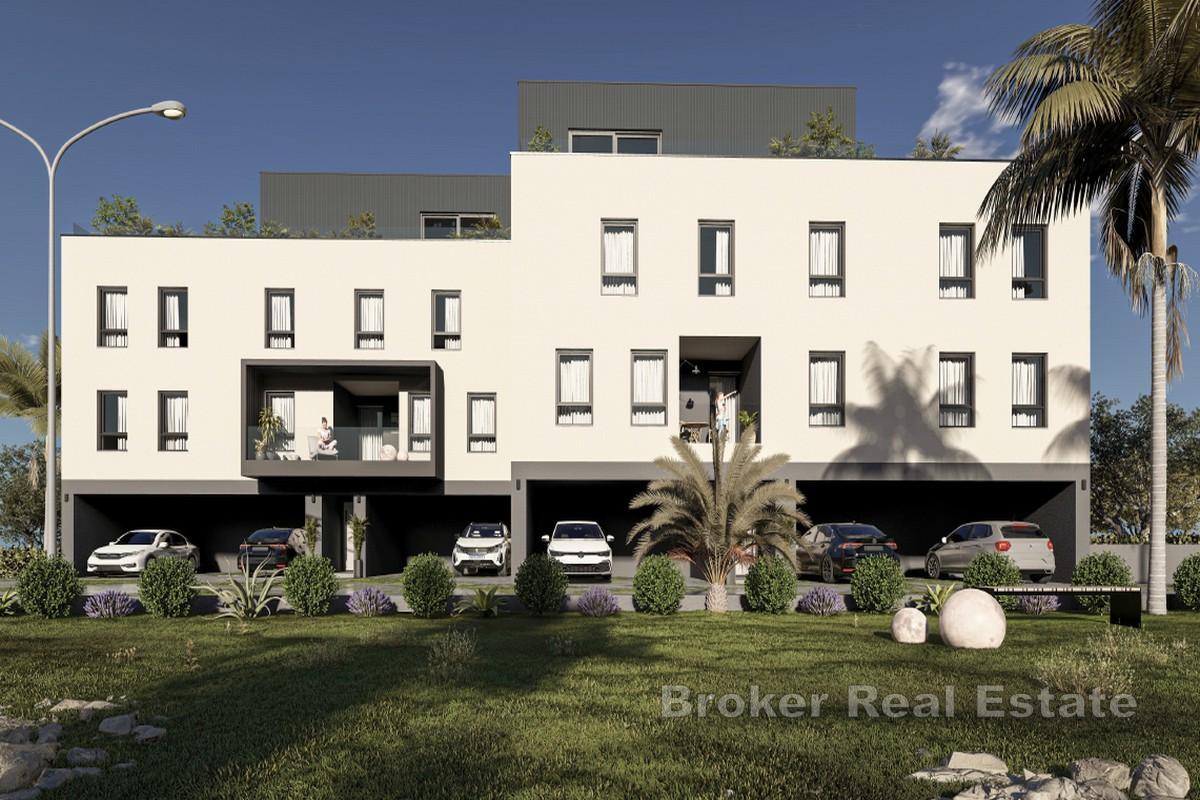 Neubau – Zweistöckige Dreizimmerwohnung mit Terrasse und Loggia