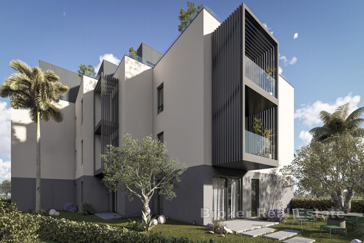 Новостройка - двухкомнатная квартира с террасой, недалеко от моря