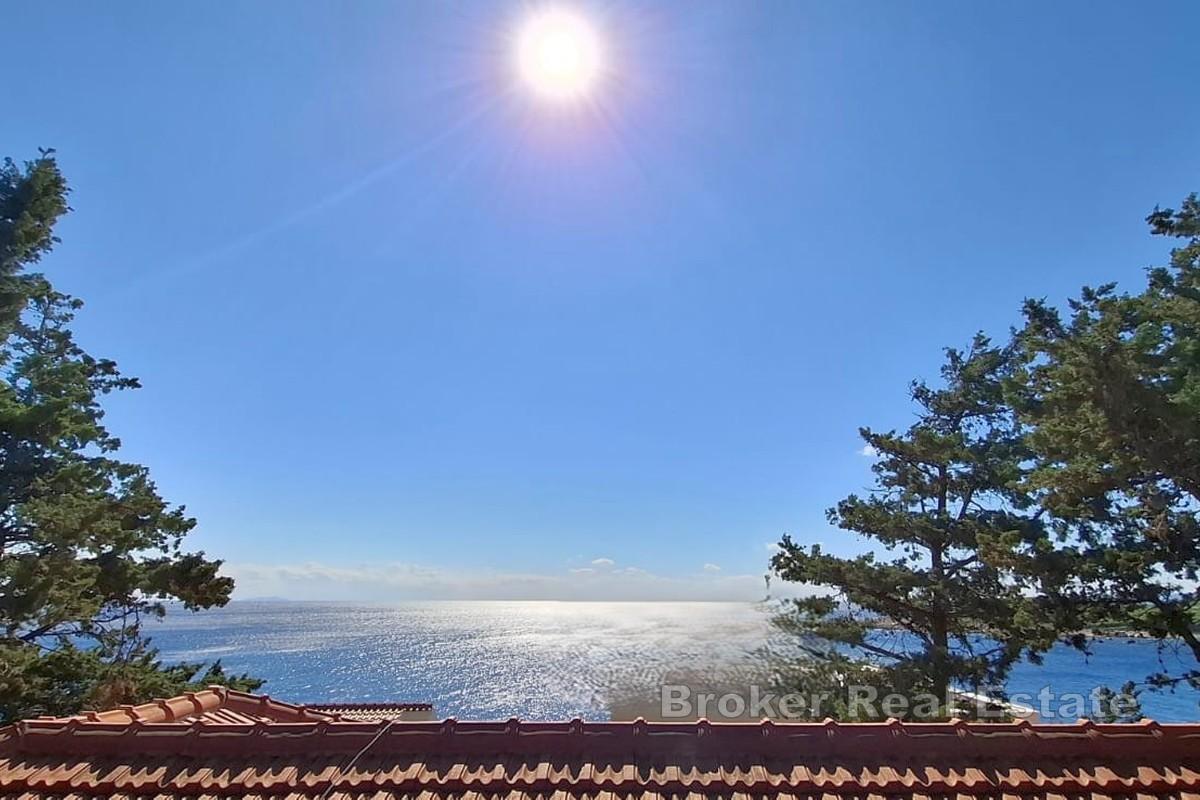 Dom z dużym ogrodem, 70 m od morza