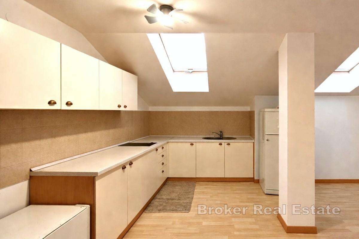 Toroms leilighet i Vrboska - nær vannkanten, flott mulighet