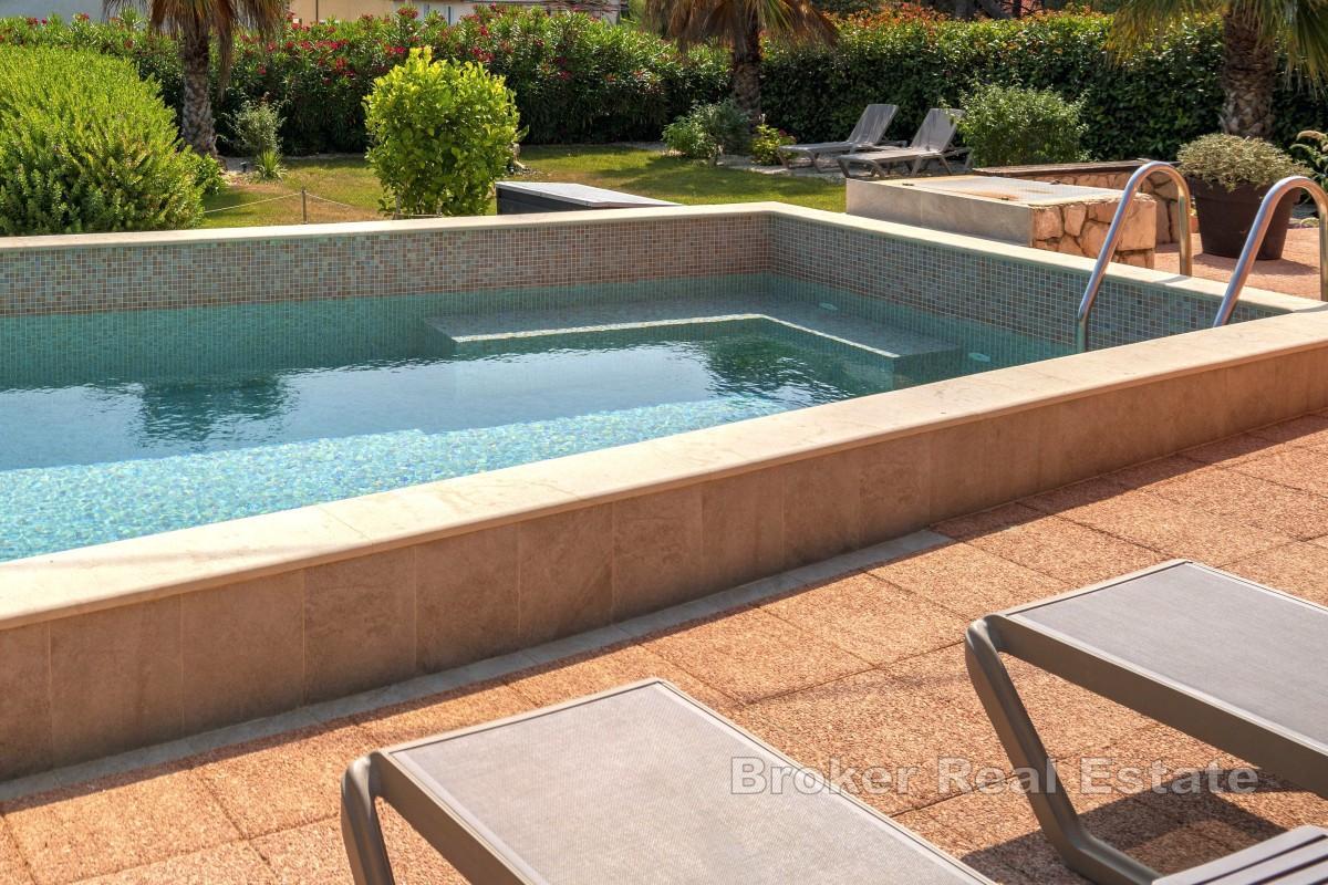 Casa vacanze con giardino mediterraneo, piscina e sauna
