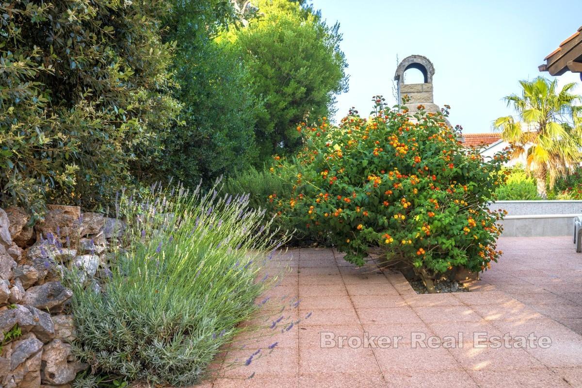Casa vacanze con giardino mediterraneo, piscina e sauna