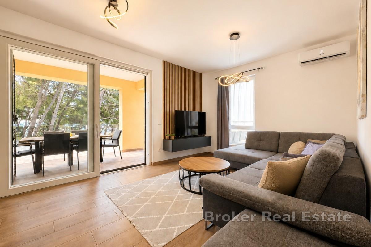 Apartmán s bazénem a zahradou, 60 m od moře