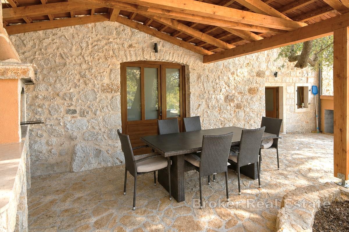 Steinhaus mit Pool an der Südküste der Insel Hvar