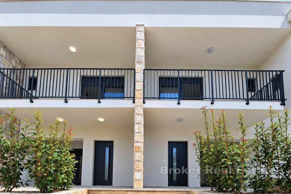 Moderní novostavba - mezonetový apartmán 100 m od moře