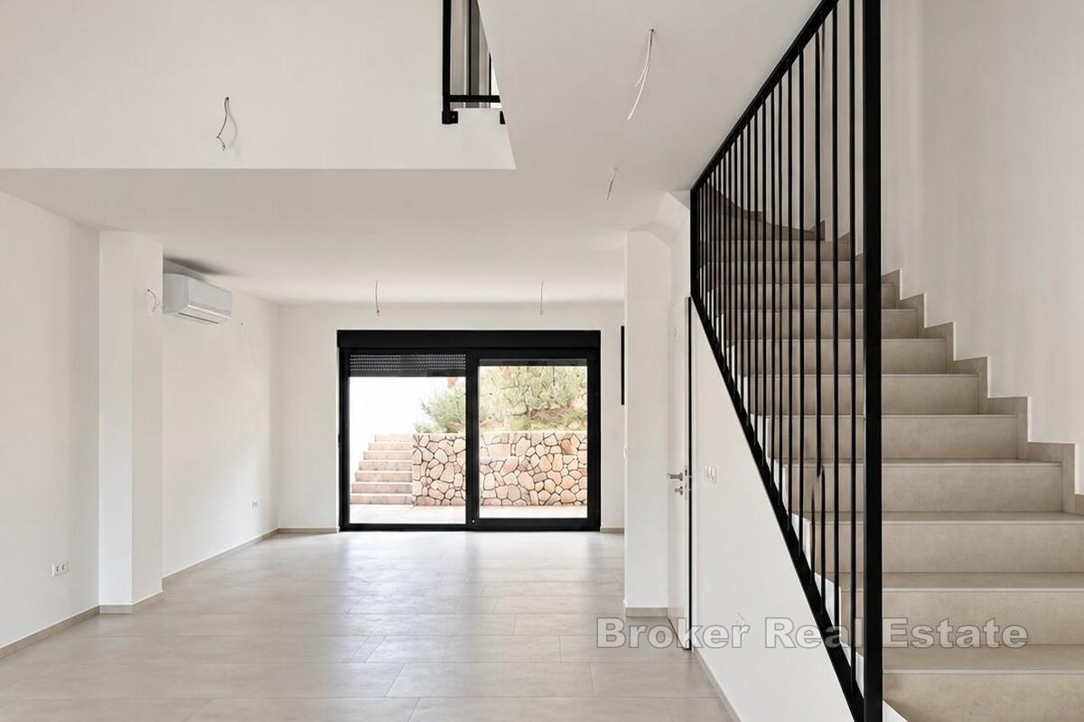 Moderní novostavba - mezonetový apartmán 100 m od moře