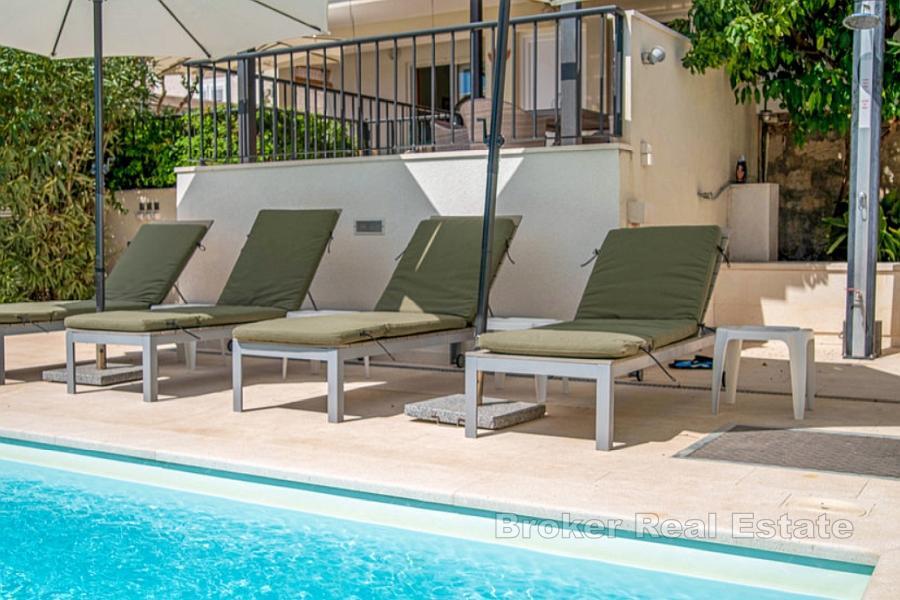 Villa con piscina in prima fila sul mare