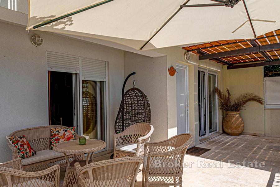 Villa con piscina in prima fila sul mare