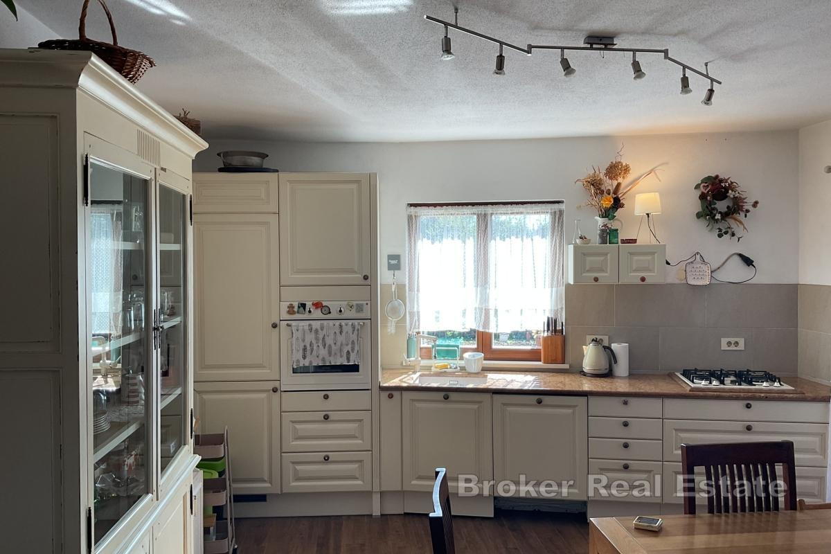 Casa bifamiliare con vista mare