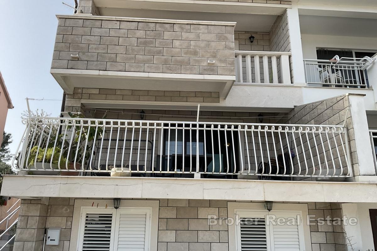 Casa bifamiliare con vista mare