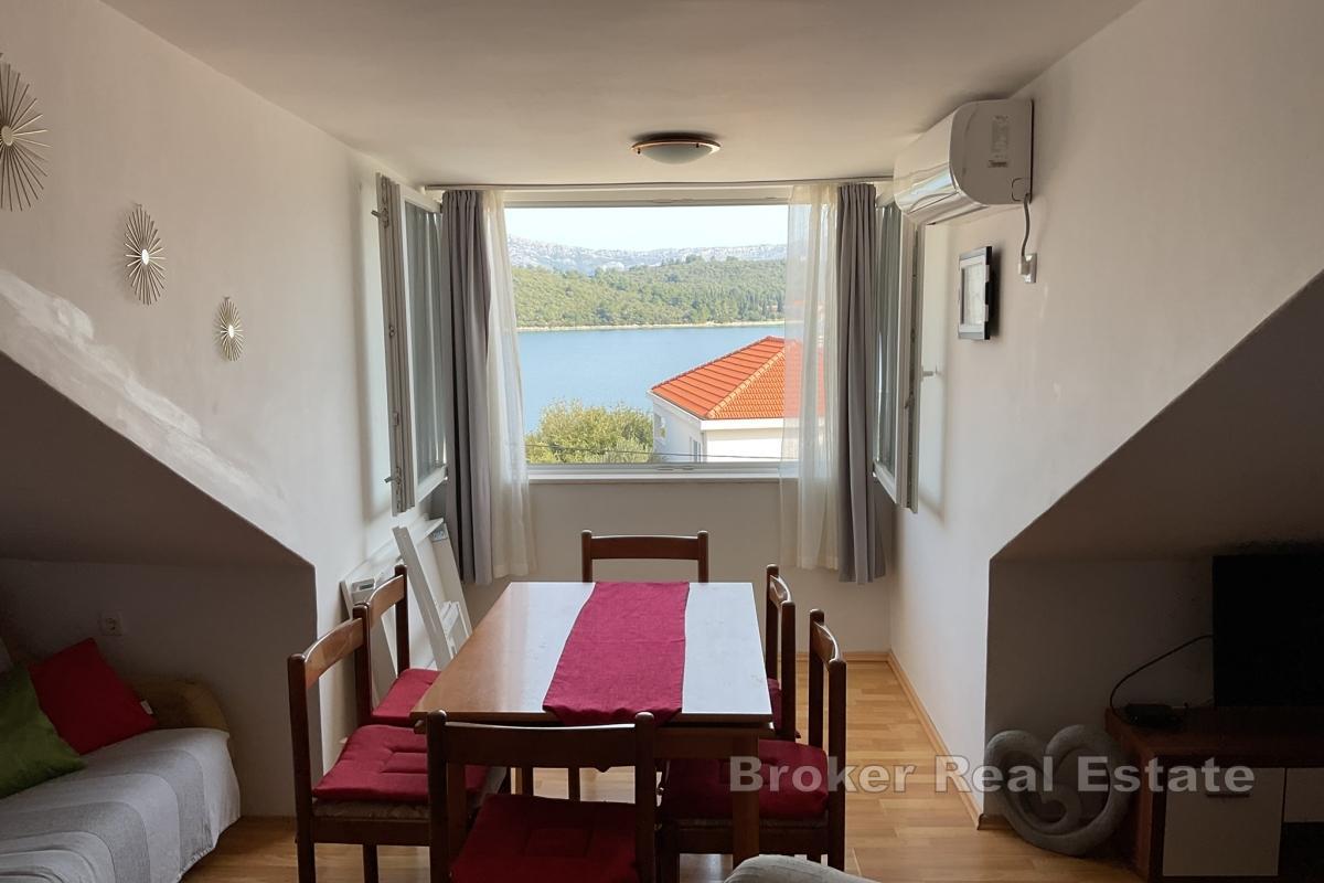 Casa bifamiliare con vista mare