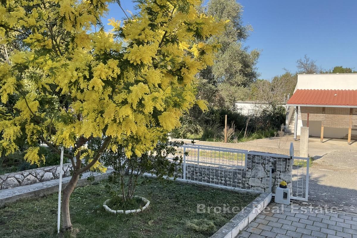 Casa di famiglia in pietra adatta al turismo