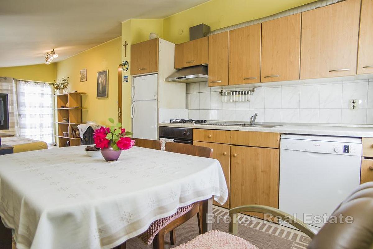 Casa di famiglia in pietra adatta al turismo