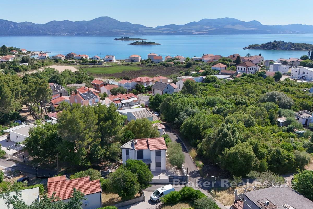 Kamena obiteljska kuća pogodna za turizam