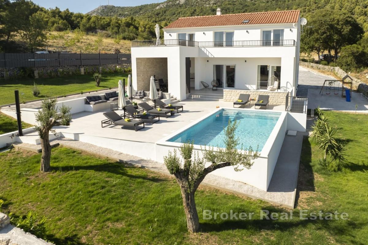 Moderne Villa mit Pool