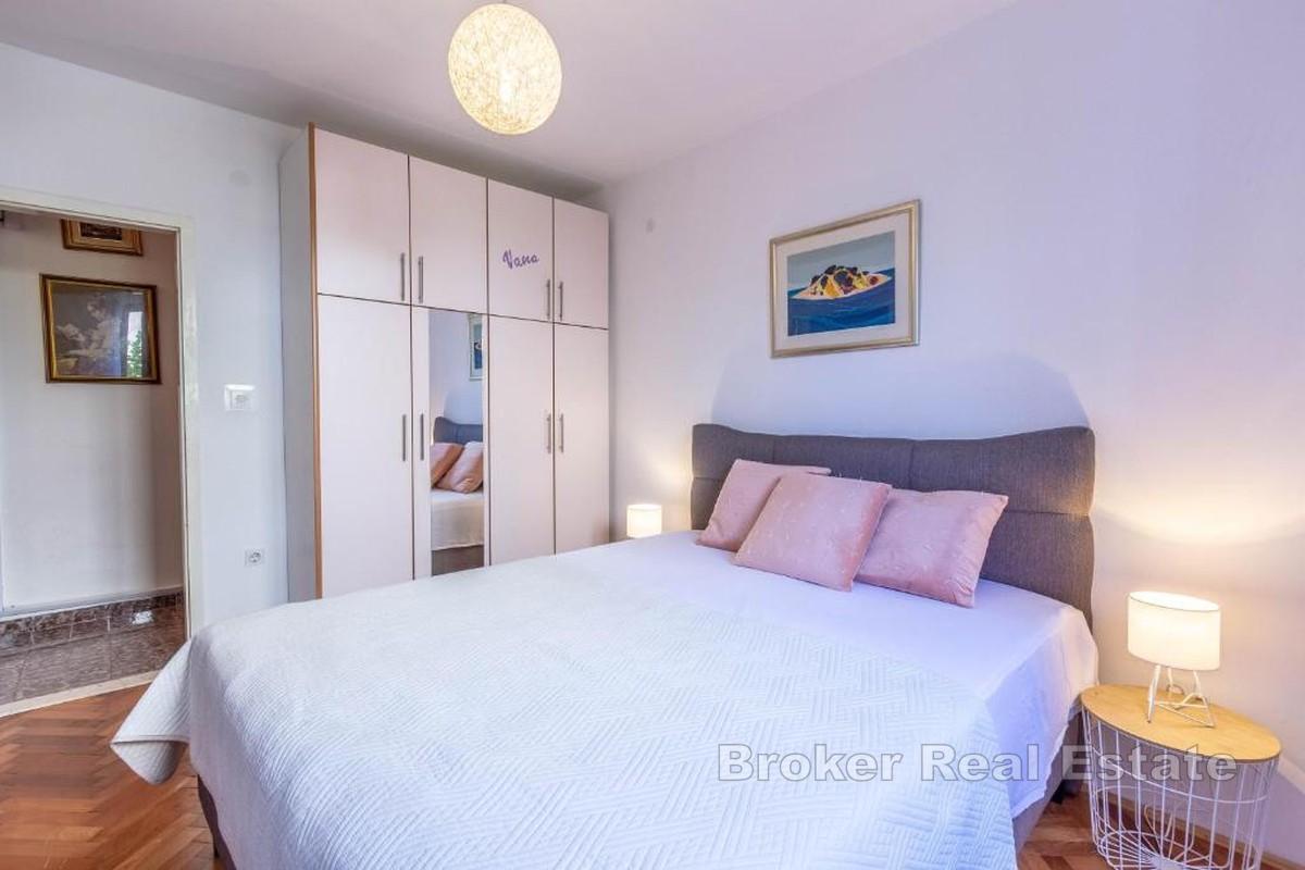 Dvoupokojový apartmán se zahradou a výhledem na moře