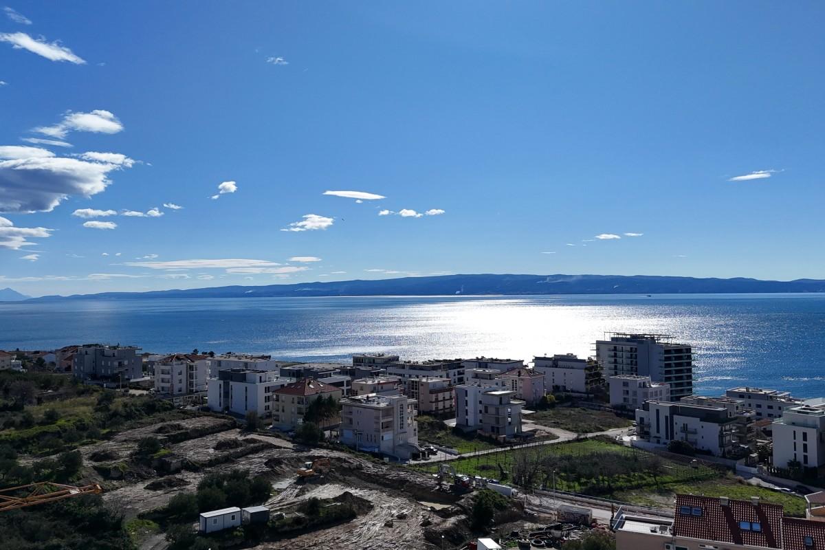 001-2052-106-Split-Two-bedroom-apartment-with-garage-for-sale