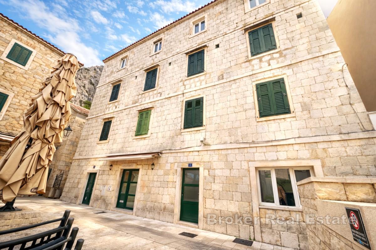 Kamenný dům v srdci Omiše