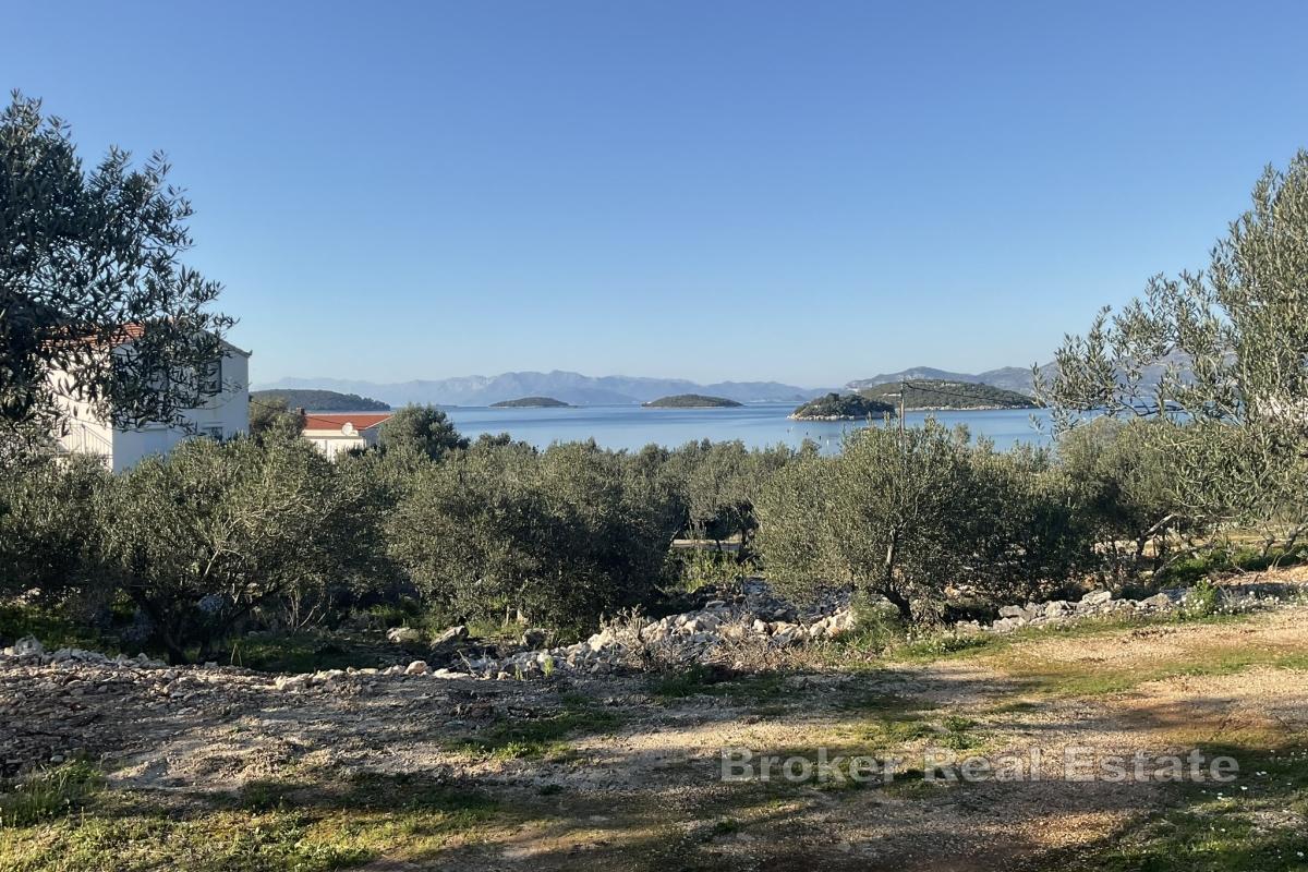 Stavební pozemek s výhledem na moře