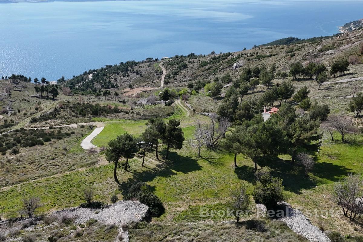 Terrain et maison avec vue