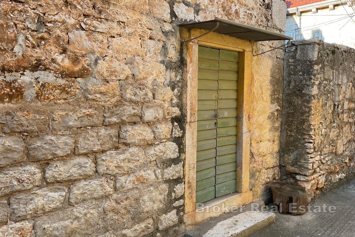 Steinhaus in der Altstadt von Milna