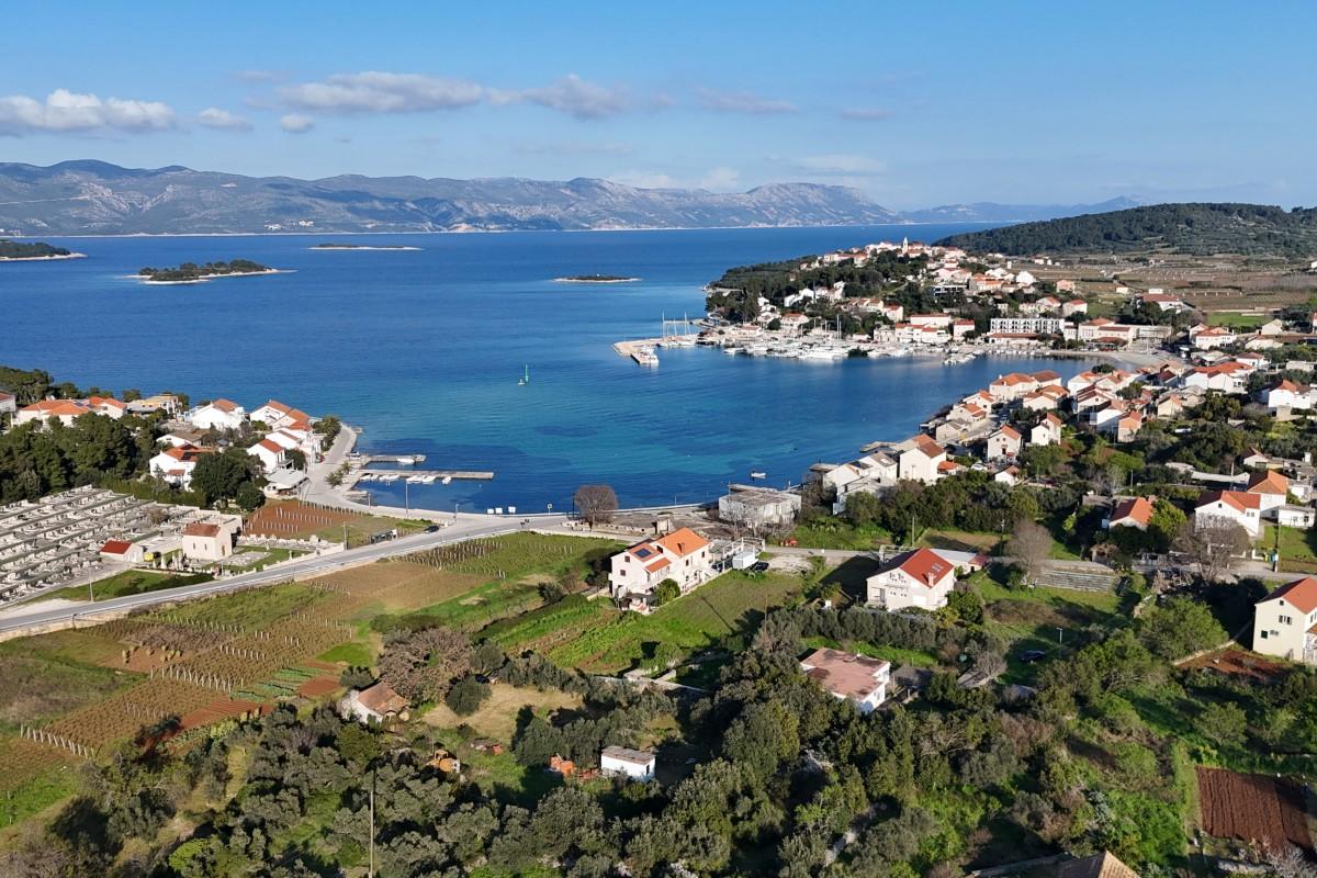 000-2052-117-Korcula-semi-detached-house-with-sea-view-for-sale