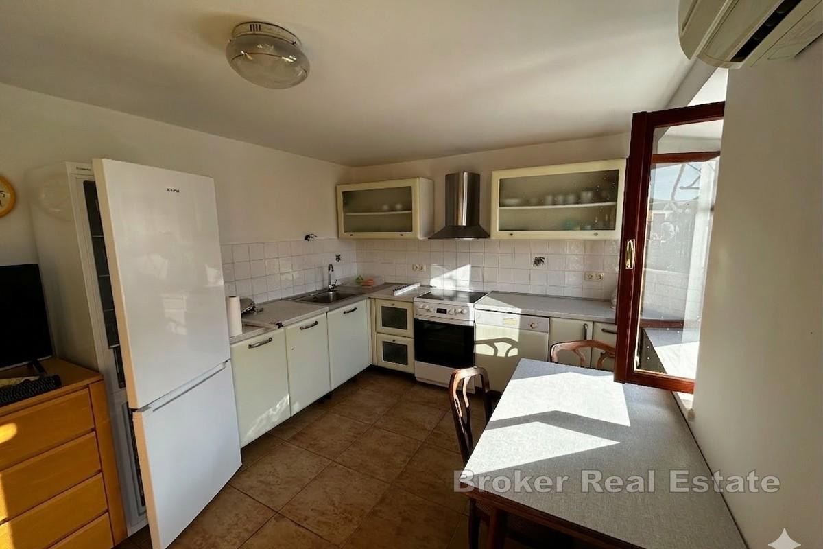 Casa bifamiliare con vista mare