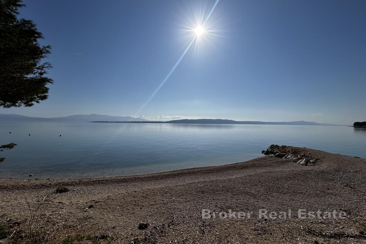 Земельный участок под застройку, первый ряд у моря, зона Т3