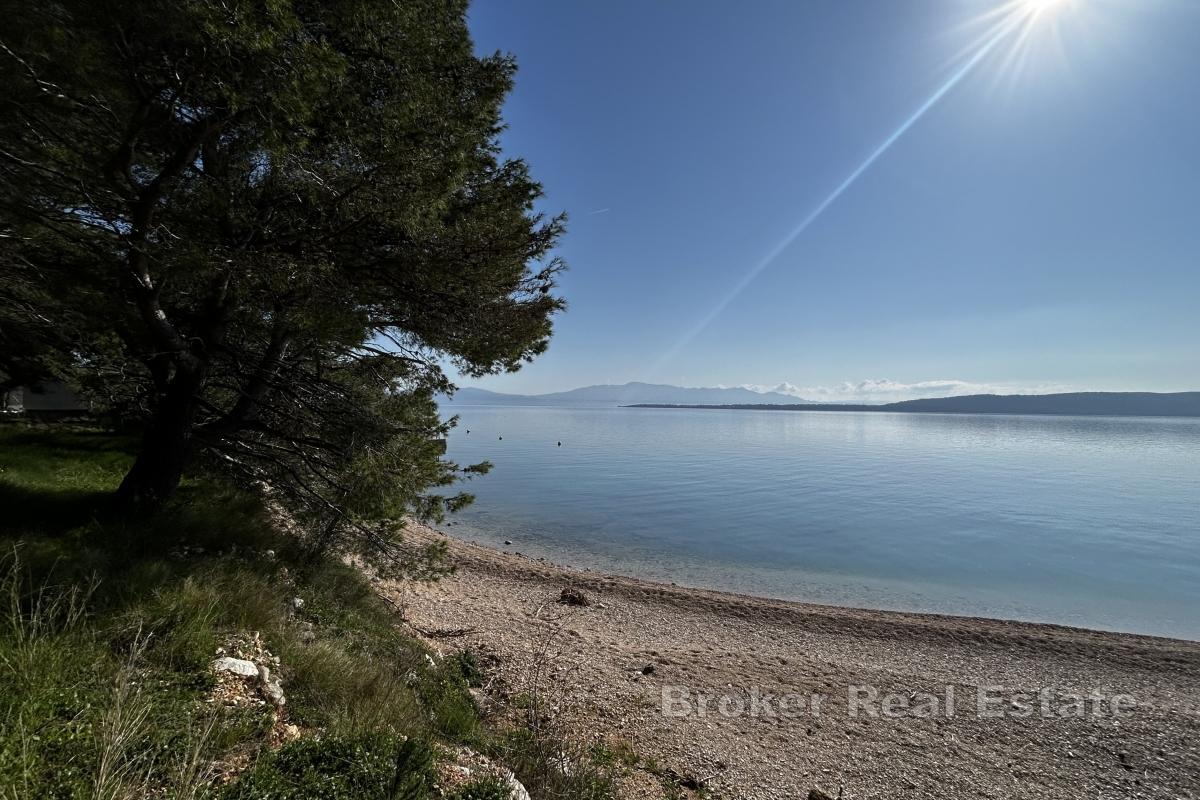 Земельный участок под застройку, первый ряд у моря, зона Т3