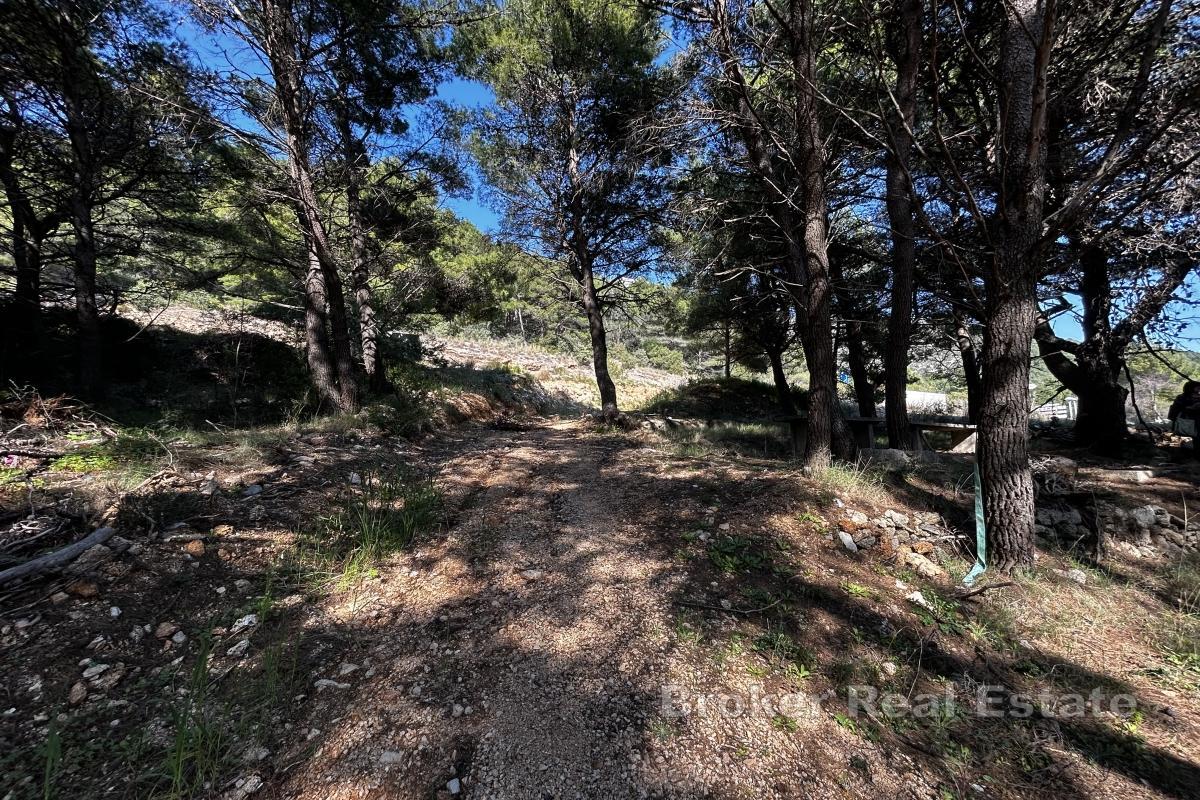 Земельный участок под застройку, первый ряд у моря, зона Т3