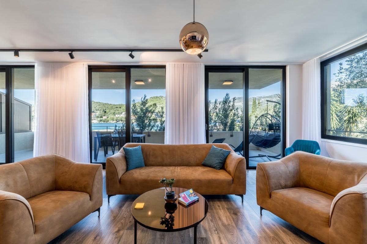 First row to the sea apartment