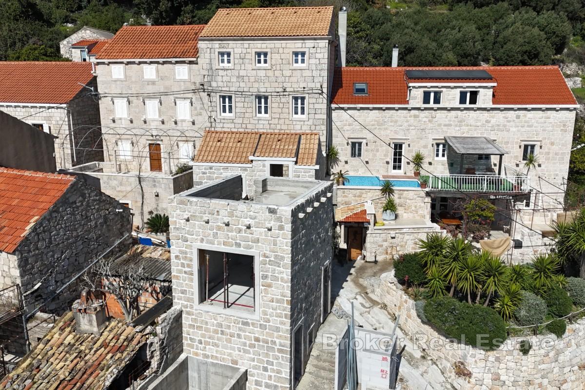 Kamena kuća s pogledom na more