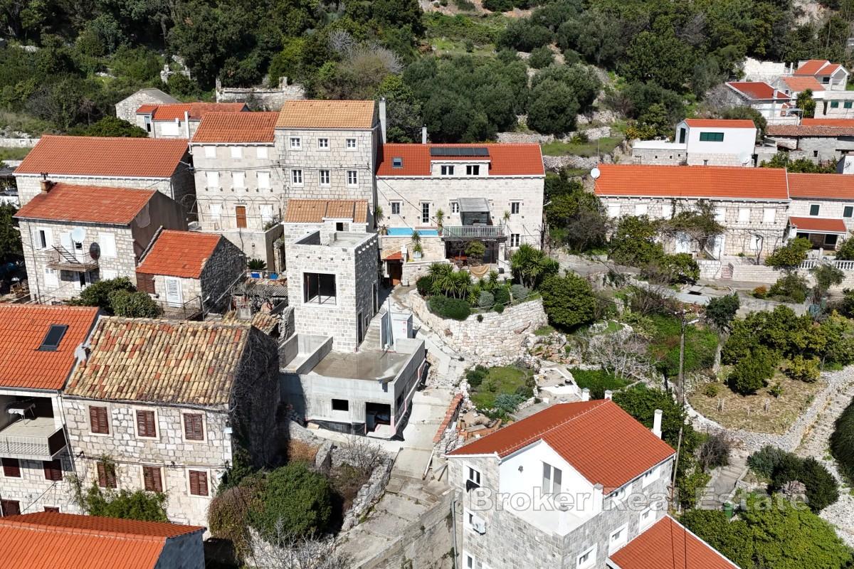 Kamena kuća s pogledom na more