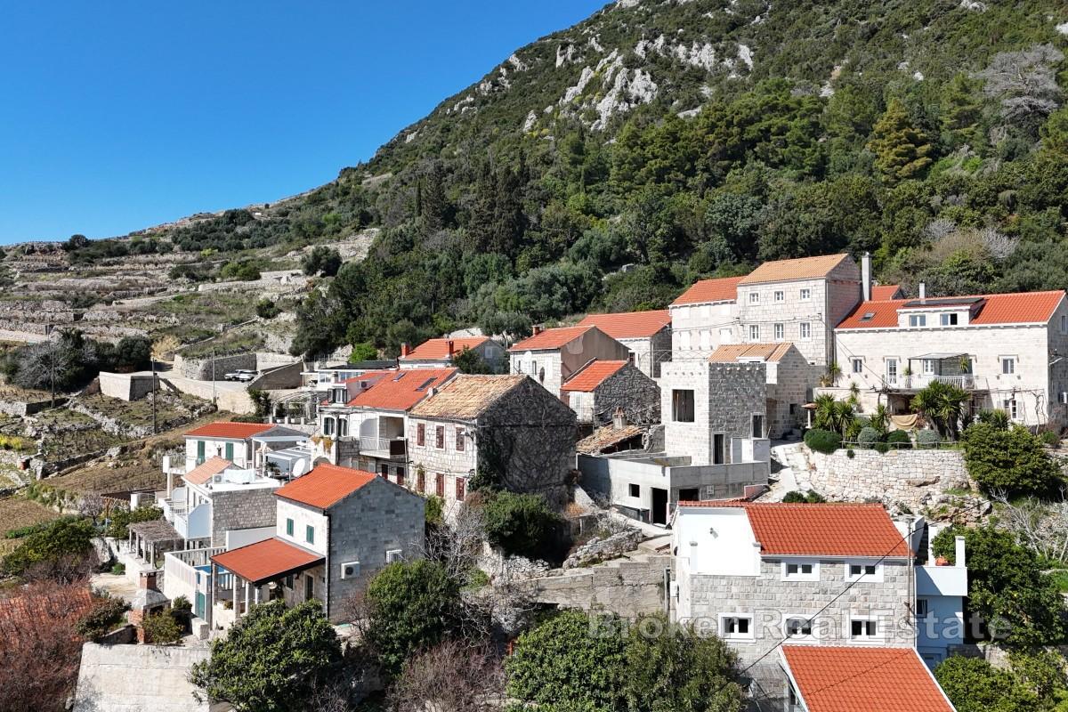 Kamena kuća s pogledom na more