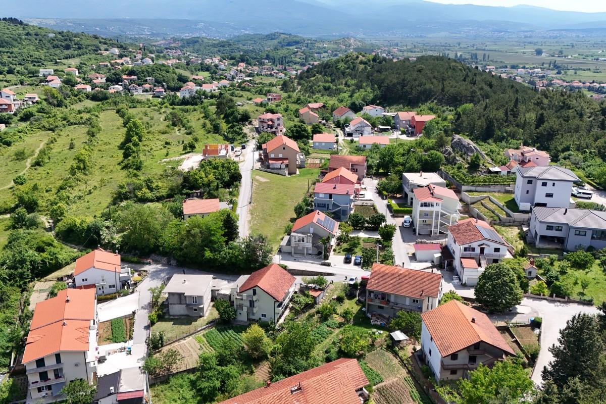 001-2052-125-Sinj-house-in-nature-for-sale