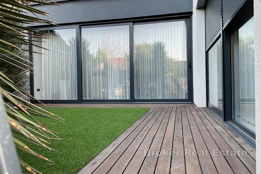 Moderne Villa mit Meerblick