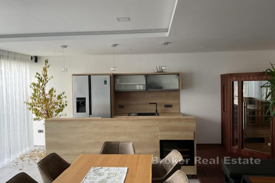 Moderne Villa mit Meerblick