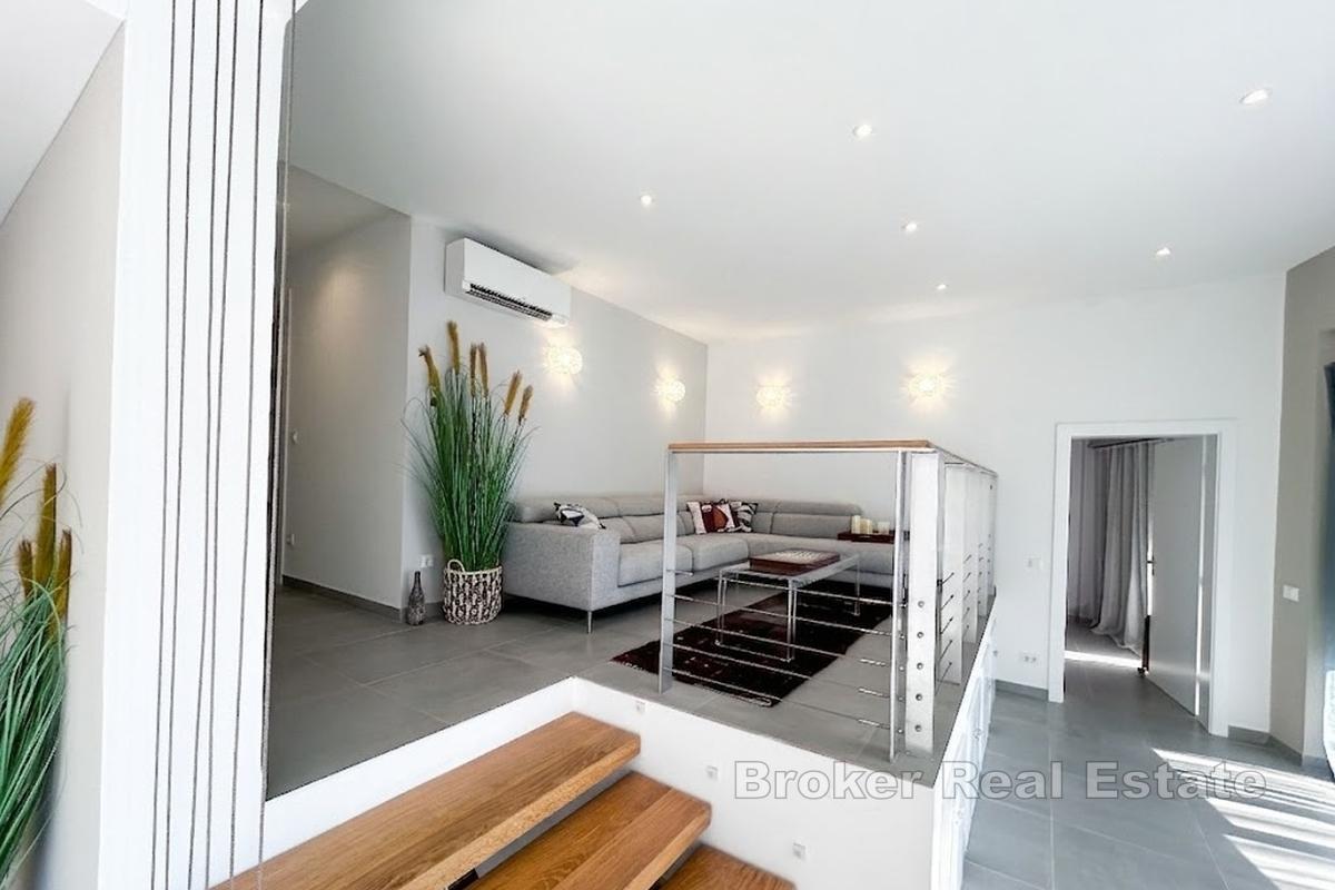 Appartamento con tre camere da letto, garage e ulteriore spazio abitativo