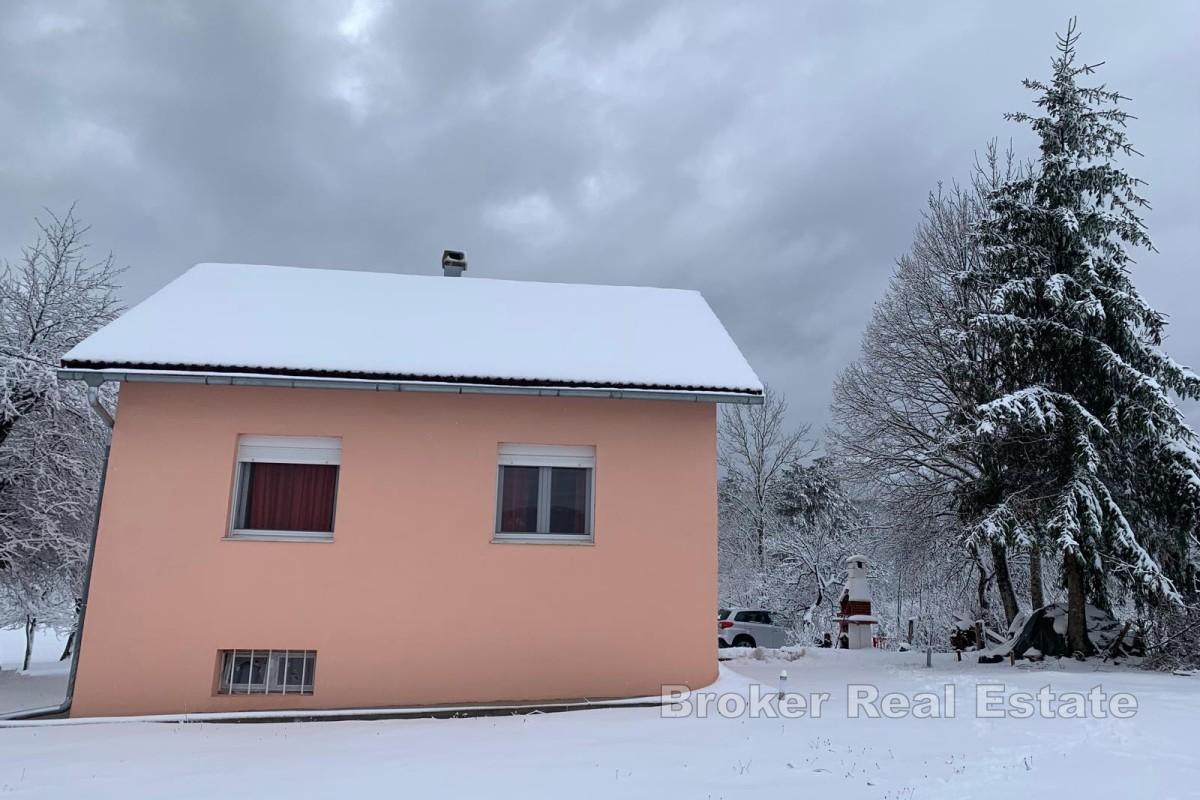 Dům na venkově s velkou zahradou